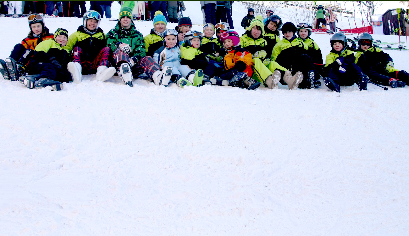 Typische Disziplinen sind Abfahrt, Slalom, RiesenslalomSuper-G und die Alpine KombinationSki Alpin